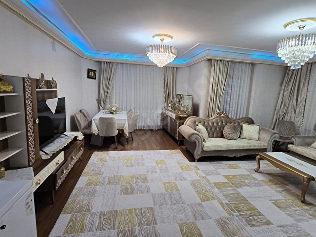 Güvenevlerde Köşebaşında Cadde Üzeri 3+1 Satılık Daire