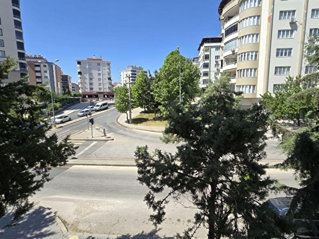 Güvenevlerde Köşebaşında Cadde Üzeri 3+1 Satılık Daire - Görsel 12