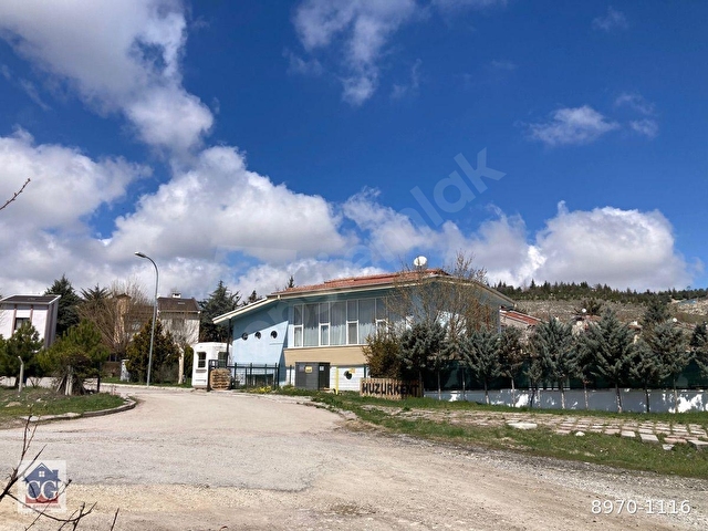 35 Adet Tam Müstakil  Yüzme Havuzlu,Tenis Kortlu,Sosyal Binalı Sitede,Natamam Bağımsız  Villa - Görsel 5
