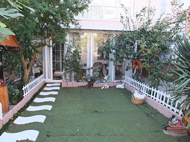 Bornova Ataturk Mahallesinde Mustakil Masrafsiz 5 2 Satilik Ev 117461 443 Hurriyet Emlak