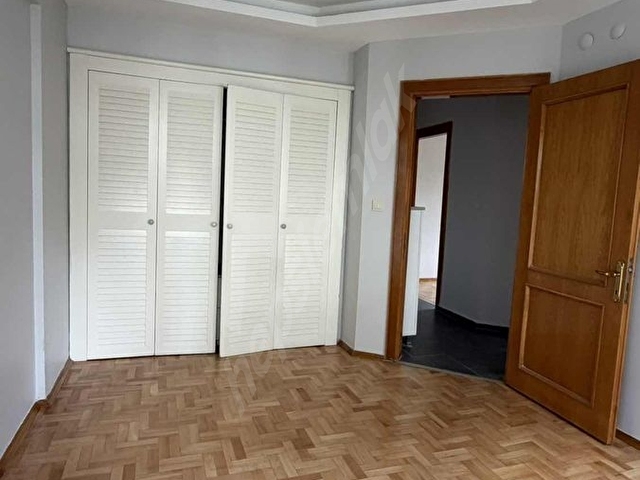 SUADİYE YUSUFÇAVUŞ SOKAK 4+1 180m2 BAKIMLI BOŞ DAİRE KİRALIK - Görsel 21