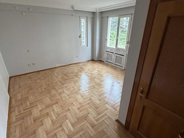 SUADİYE YUSUFÇAVUŞ SOKAK 4+1 180m2 BAKIMLI BOŞ DAİRE KİRALIK - Görsel 19