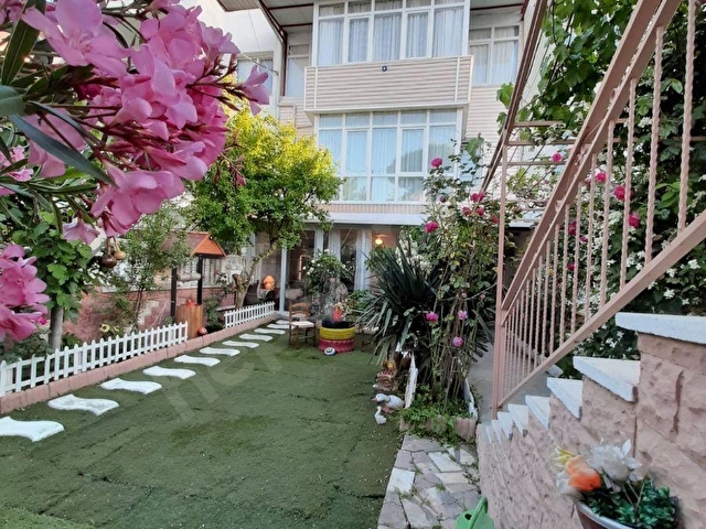 BORNOVA İNÖNÜ MAH.DE 2 KATLI GENİŞ BAHÇELİ TADİLATLI MÜSTAKİL EV 9173
