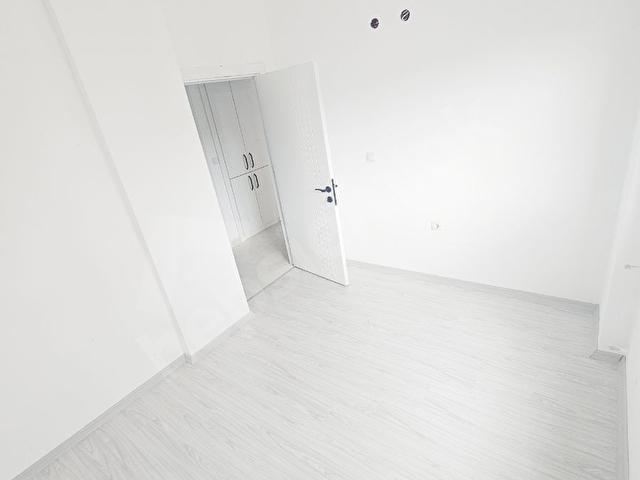 AYDOĞMUŞTA TAKASA AÇIK 2+1 SIFIR HAVUZLU KATTA DAİRE - Görsel 21