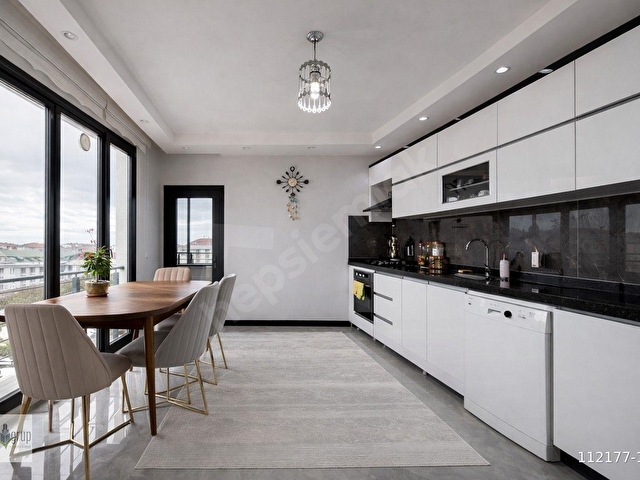 BEYLİKDÜZÜ KAVAKLIDA MERKEZİ LOKASYONDA 2+1 ARA KAT DAİRE - Görsel 9