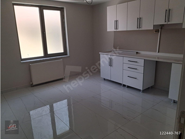 NERDEMİ ÇUKURAMBARIN MERKEZİNDE METROYA YAKIN KATTA 3+1 130 M2  KİRALIK OFİS - Görsel 4