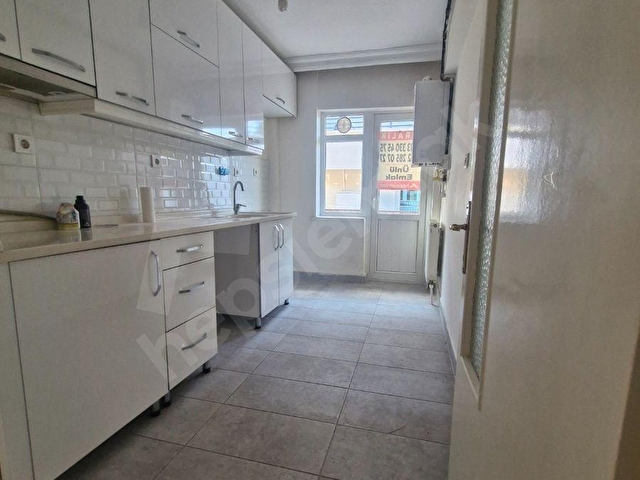 ÜNLÜ EMLAK  Balgat Merkez 3 + 1 Kiralık, kombili, bakımlı üst kat doğu cephe daire - Görsel 10