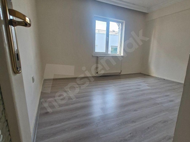 ÜNLÜ EMLAK  Balgat Merkez 3 + 1 Kiralık, kombili, bakımlı üst kat doğu cephe daire - Görsel 9