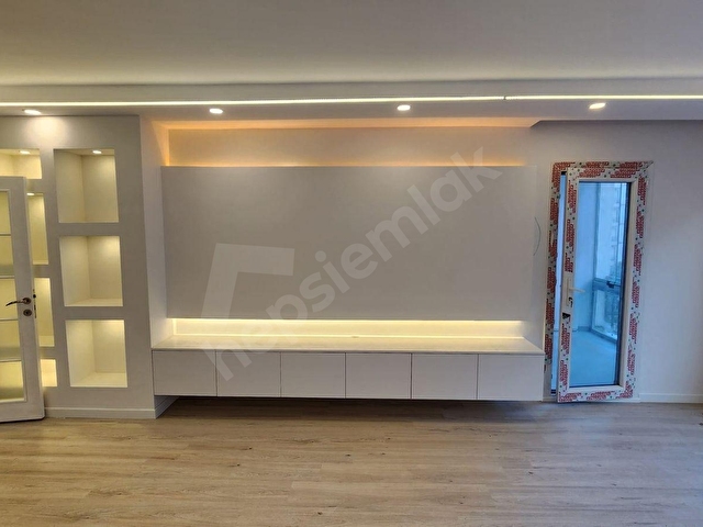İSTHANBUL EVLERİNDE TAMAMEN YENİLENMİŞ FULL YAPILI SATILIK DAİRE - Görsel 3