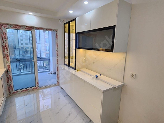 İSTHANBUL EVLERİNDE TAMAMEN YENİLENMİŞ FULL YAPILI SATILIK DAİRE - Görsel 12