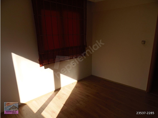 BORNOVA EVKA3 DE ÜÇ ODA SALON SÜPER MANZARALI,DOĞALGAZLI,HAZIR MUTFAKLI GÜZEL BİR EV - Görsel 17
