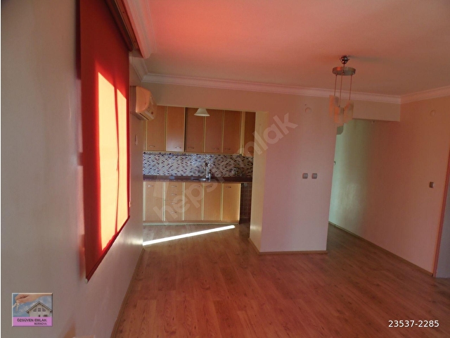 BORNOVA EVKA3 DE ÜÇ ODA SALON SÜPER MANZARALI,DOĞALGAZLI,HAZIR MUTFAKLI GÜZEL BİR EV - Görsel 5