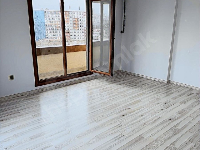 GOLD GAYRİMENKULDEN HAVUZLU SİTE İÇERİSİNDE 88m2 KİRALIK DAİRE - Görsel 3