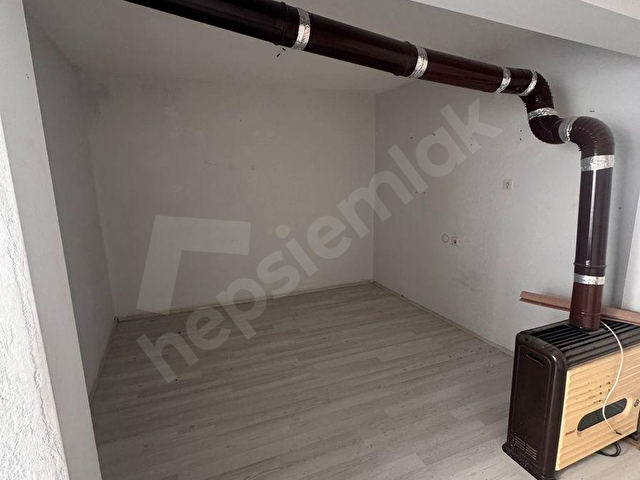 MERKEZİ KONUMDA 2+1 BALKONLU 3. KAT FERAHLIĞIYLA KİRALIK DAİRE - Görsel 3