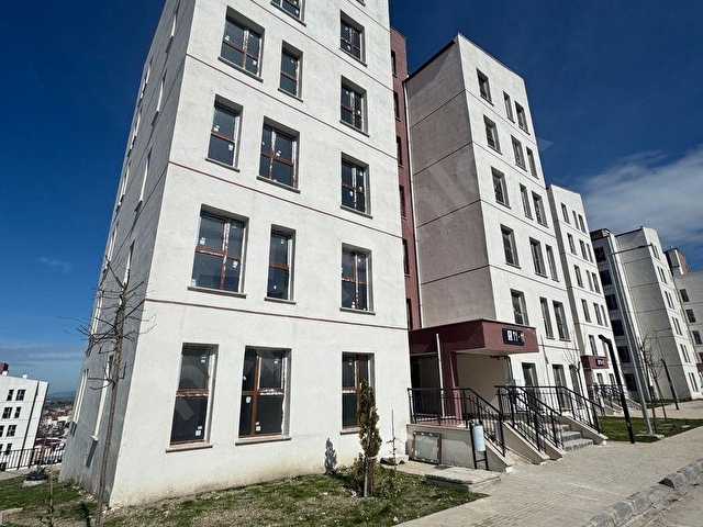 MUSTAFAKEMALPAŞA LALAŞAHİN TOKİLERDE 4.KAT 2+1 KİRALIK DAİRE