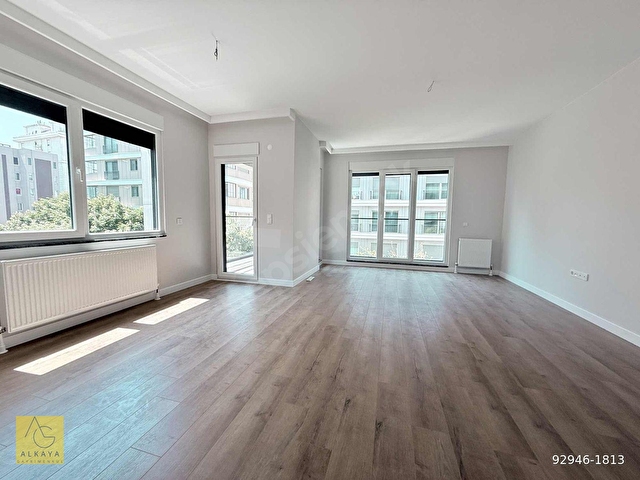 Caddebostanda Sahile Yakın Satılık 3+1 Daire Balkon E.Banyo