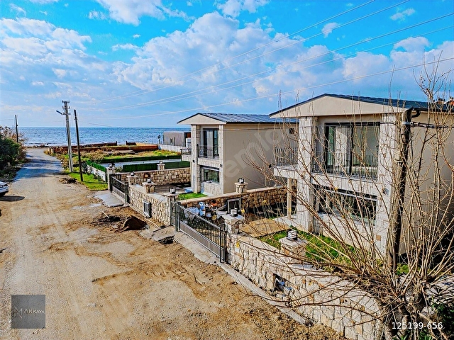 Plaja sahile sıfır muhteşem güzellikteki villamız - Görsel 29