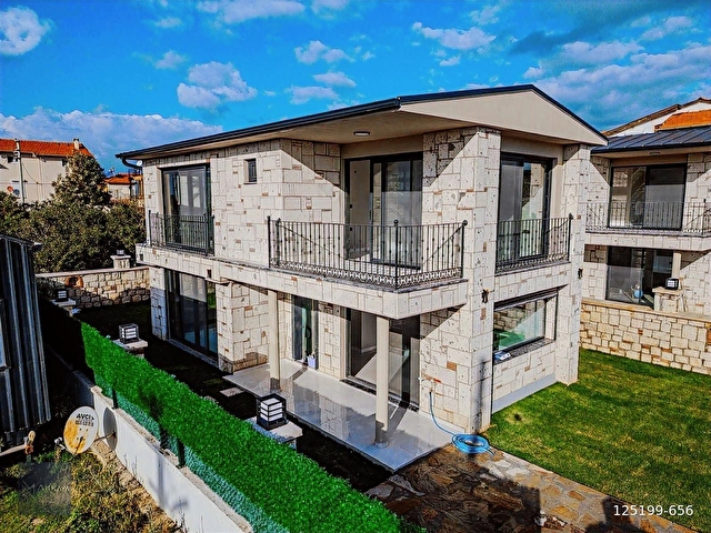 Plaja sahile sıfır muhteşem güzellikteki villamız - Görsel 30