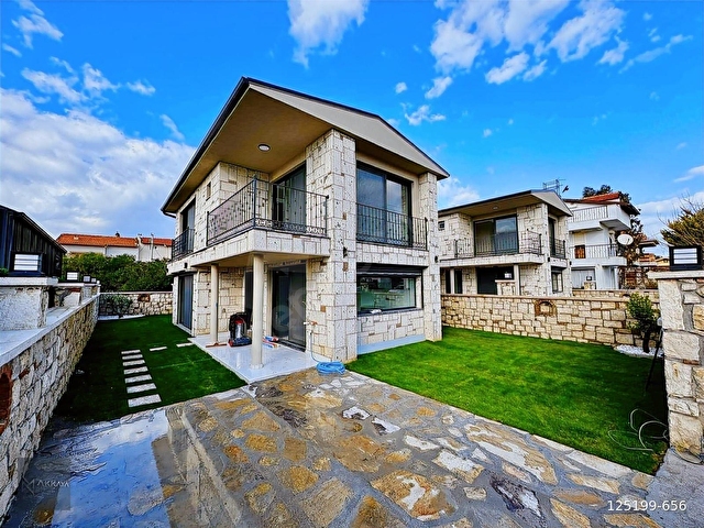 Plaja sahile sıfır muhteşem güzellikteki villamız - Görsel 17