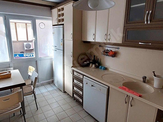 bornova merkezde, eşyalı kiralık daire - Görsel 3