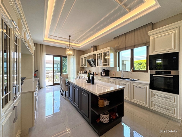 Esin Karadağdan Göl İstanbulda Eşyalı Satılık 6+1 Villa - Görsel 11