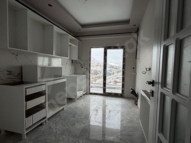 ERCİŞTE VANYOLU MAHALLESİNDE SATILIK 2+1 SIFIR DAİRE