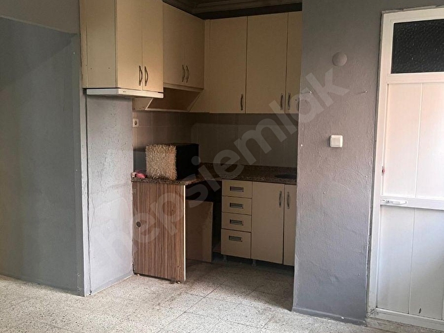 OLCAYTODAN CADDE ÜZERİNDE , DENİZE YAKIN , TOPLU ULAŞIMA YAKIN DÜKKAN - Görsel 7