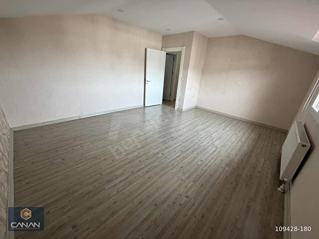 BEYLİKDÜZÜ CANAN TWİNS EVLERİ 4+2 220M2 DUBLEKS TERASLI DAİRE - Görsel 10