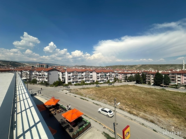 BEYPAZARI TANRIVERDİ PLAZADA TERASLI ÇİFT CEPHELİ KİRALIK DÜKKAN - Görsel 21