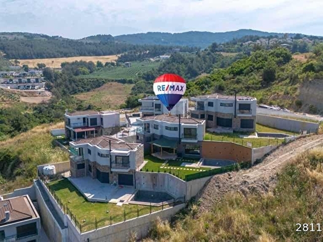 SATILIK KUŞADASI YAYLAKÖY’DE ÖNÜ AÇIK MANZARALI, AİDATSIZ VE ÖZEL HAVUZLU YENİ VİLLA - Görsel 9
