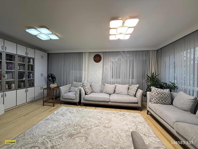 TURPA BALÇOVADAN 7+1 TAM MÜSTAKİL SATILIK VİLLA