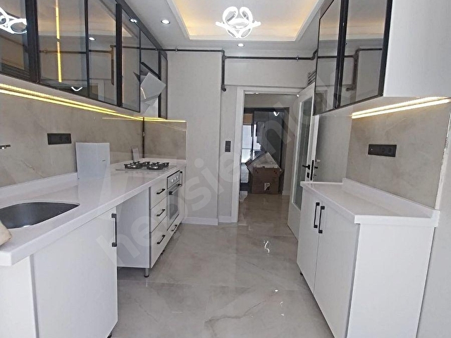 FAVORİMDEN CADDE ÜZERİNDE, ARA KAT, İÇİ FULL YAPILI 3+1 DAİRE - Görsel 17