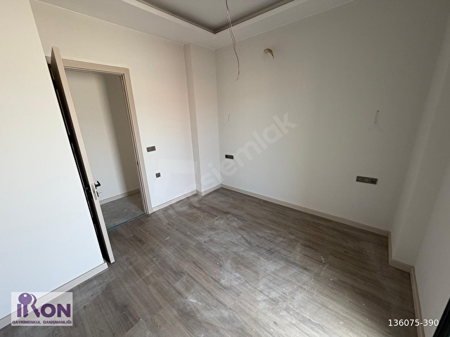 MUMCULARDDA LÜKS SİTE İÇİNDE GENİŞ BAHÇELİ SATILIK MODERN VİLLA - Görsel 2