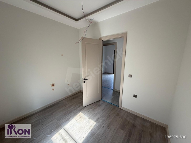 MUMCULARDDA LÜKS SİTE İÇİNDE GENİŞ BAHÇELİ SATILIK MODERN VİLLA - Görsel 17