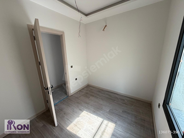 MUMCULARDDA LÜKS SİTE İÇİNDE GENİŞ BAHÇELİ SATILIK MODERN VİLLA - Görsel 20