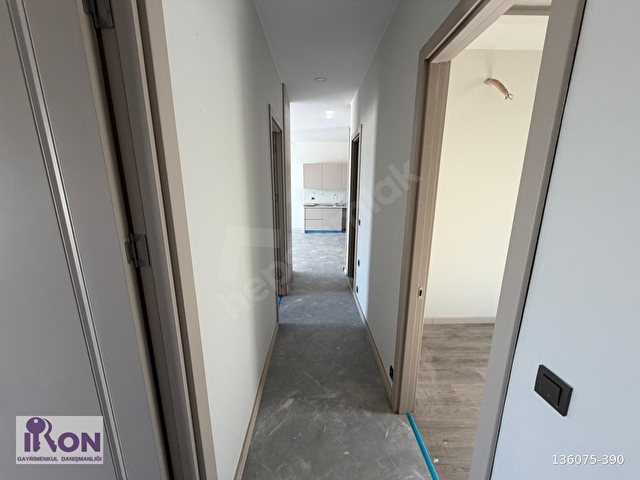 MUMCULARDDA LÜKS SİTE İÇİNDE GENİŞ BAHÇELİ SATILIK MODERN VİLLA - Görsel 24