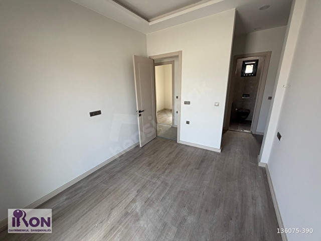 MUMCULARDDA LÜKS SİTE İÇİNDE GENİŞ BAHÇELİ SATILIK MODERN VİLLA - Görsel 15