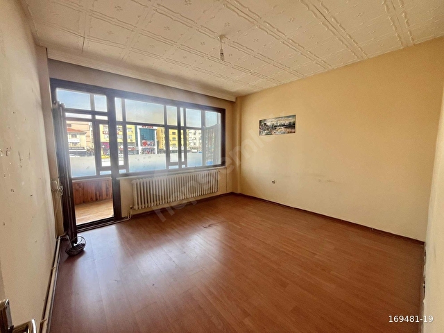 GÜZELYALIDA E-5 MARMARAYA YAKIN 3+1 180 M2 KİRALIK ARAKAT - Görsel 5