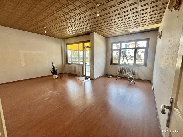 GÜZELYALIDA E-5 MARMARAYA YAKIN 3+1 180 M2 KİRALIK ARAKAT - Görsel 3