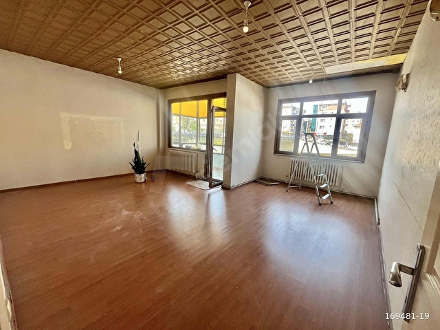 GÜZELYALIDA E-5 MARMARAYA YAKIN 3+1 180 M2 KİRALIK ARAKAT - Görsel 4