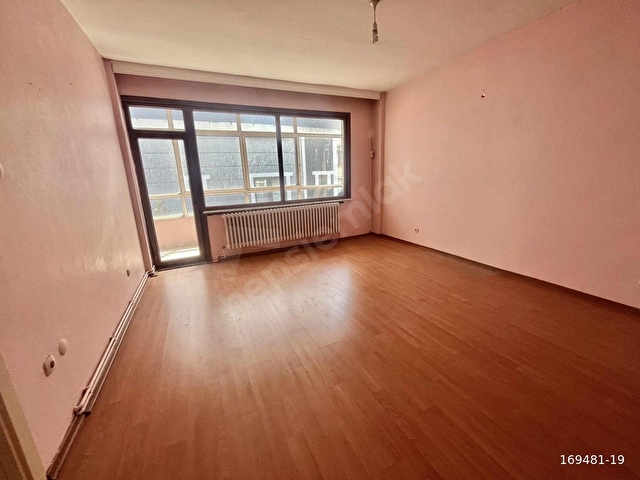GÜZELYALIDA E-5 MARMARAYA YAKIN 3+1 180 M2 KİRALIK ARAKAT - Görsel 29