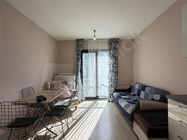 METROBÜSE ÇOK YAKIN 1+1 GENİŞ TİP FULL EŞYALI TERAS MİX SİTESİ - Görsel 4