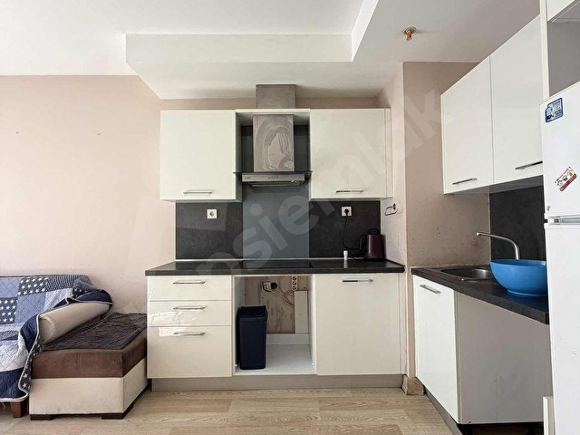 METROBÜSE ÇOK YAKIN 1+1 GENİŞ TİP FULL EŞYALI TERAS MİX SİTESİ - Görsel 12