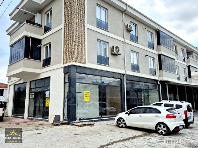 ADAPAZARI MERKEZDE KİRALIK 640 m² GENİŞ KULLANIMLI KÖŞE DÜKKAN
