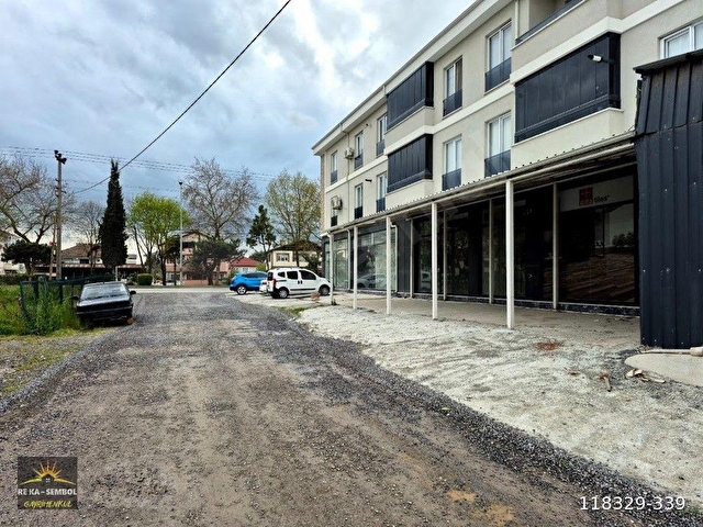ADAPAZARI MERKEZDE KİRALIK 640 m² GENİŞ KULLANIMLI KÖŞE DÜKKAN - Görsel 4