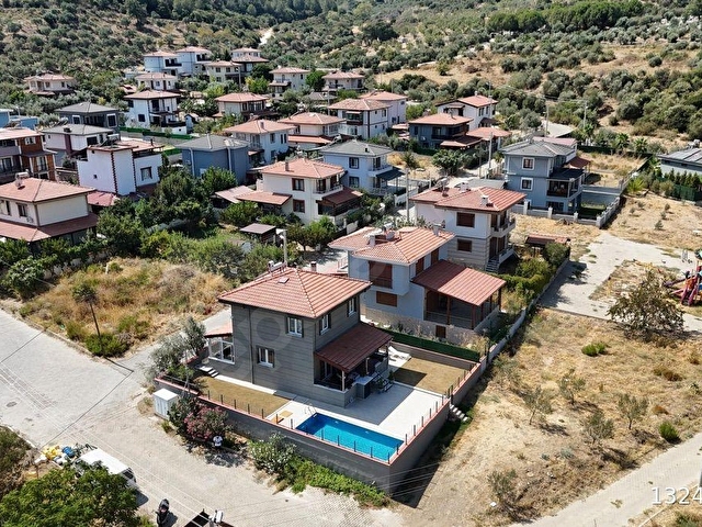 SELÇUK/ACARLAR MAH. MANZARALI HAVUZLU DULEKS VİLLA - Görsel 3