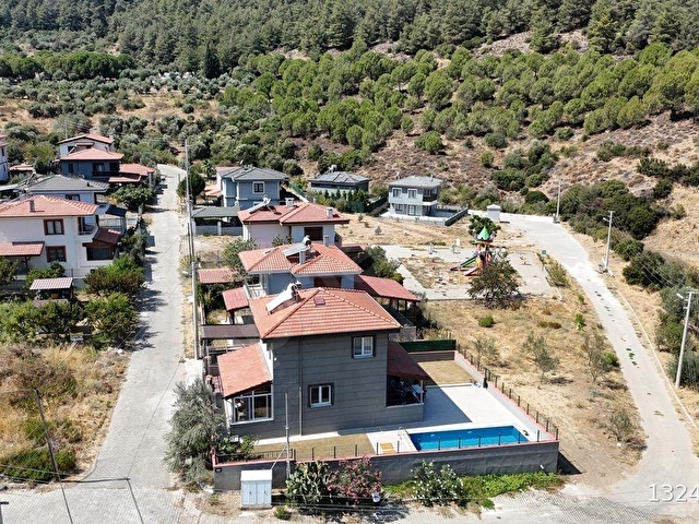 SELÇUK/ACARLAR MAH. MANZARALI HAVUZLU DULEKS VİLLA - Görsel 16