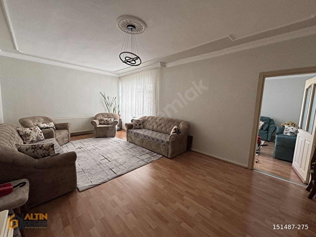 Merkezde Ara Kat Krediye Uygun İçi Yapılı Daire