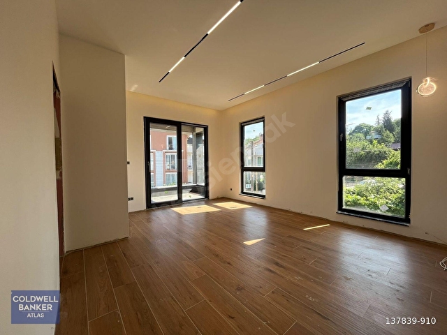 BAŞİSKELEDE 4+1 383 m² ARSA İÇİNDE HAVUZLU SATILIK VİLLA - Görsel 19