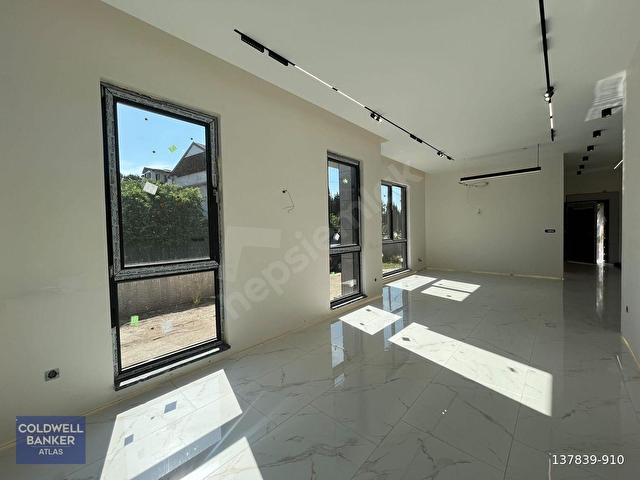 BAŞİSKELEDE 4+1 383 m² ARSA İÇİNDE HAVUZLU SATILIK VİLLA - Görsel 11